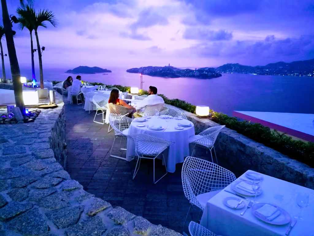 Acapulco City Private Tour - Bella Vista Restaurant at Las Brisas Hotel