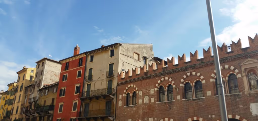 Verona Private Tour - Piazza Erbe