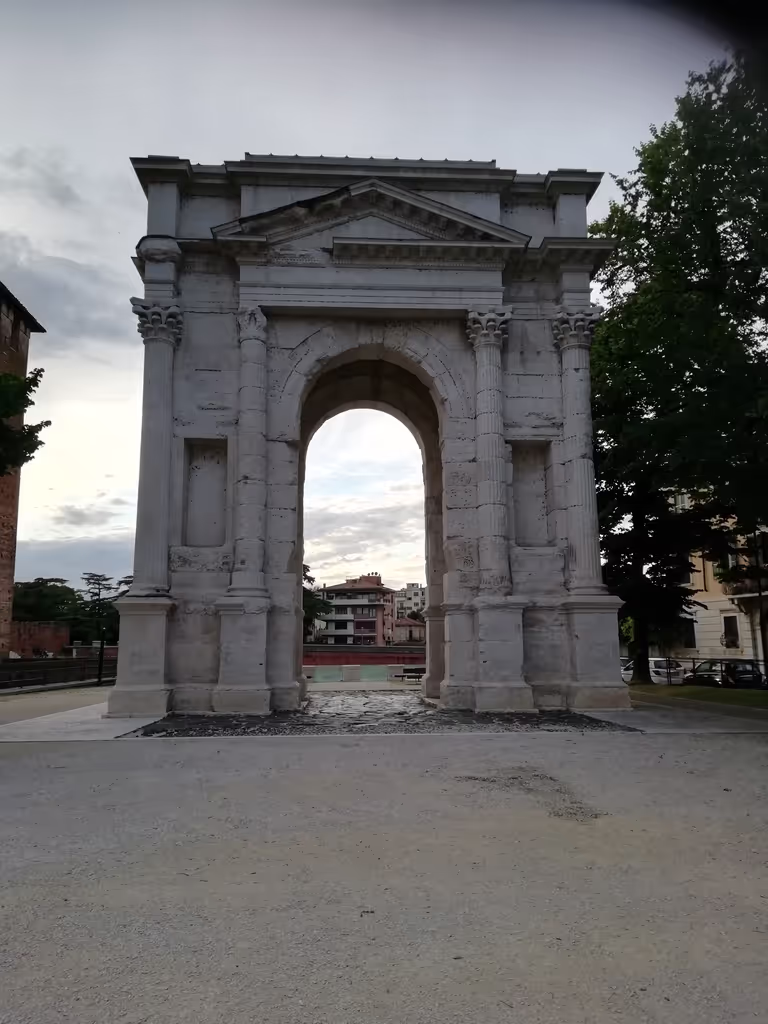 Verona Private Tour - Gavi Arch