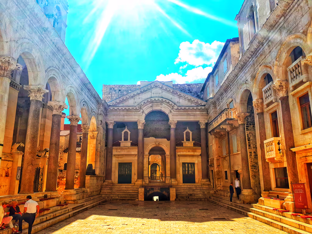 Split Private Tour - Peristyle square