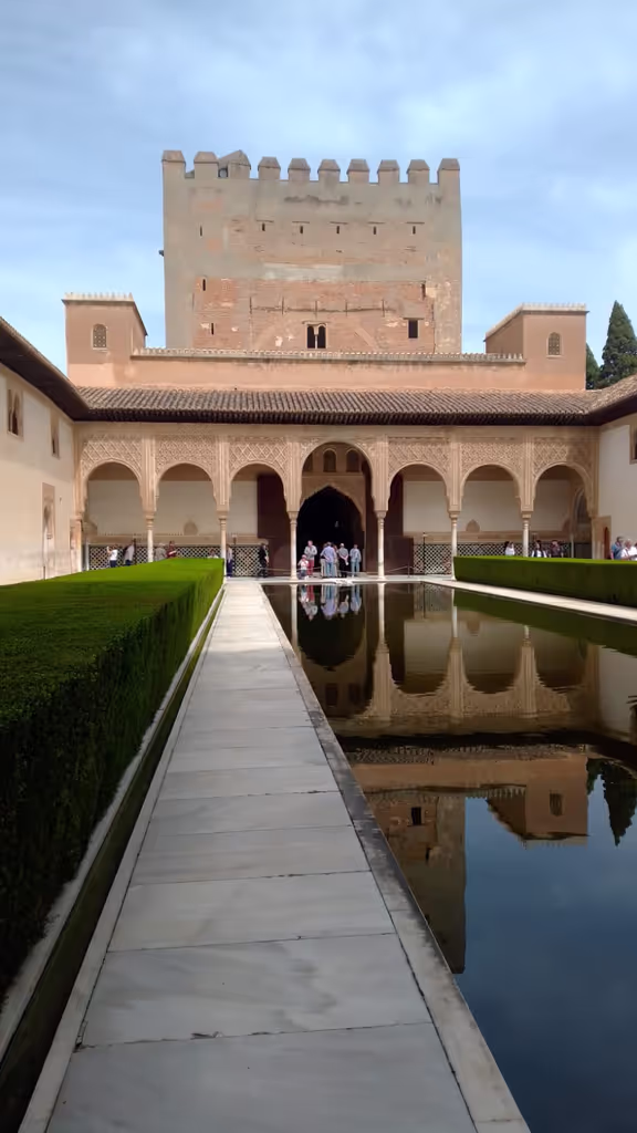 Granada Private Tour - Nasrid Palaces: Palace of Comares