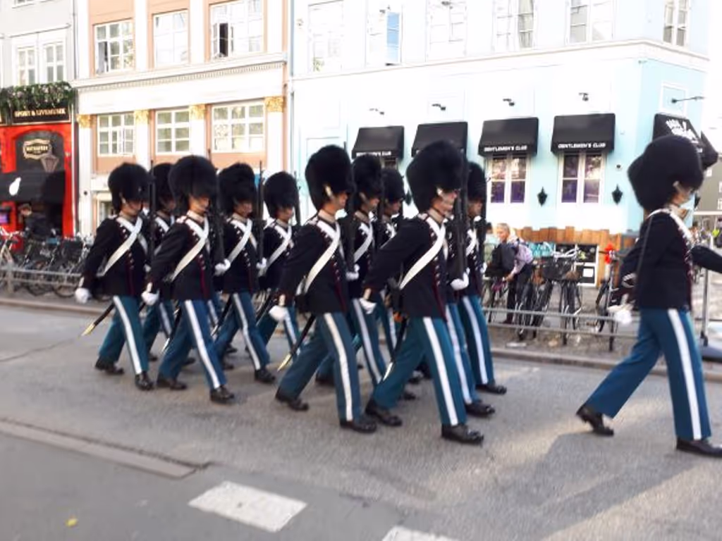 Copenhagen Private Tour - the Queen's bodyguard