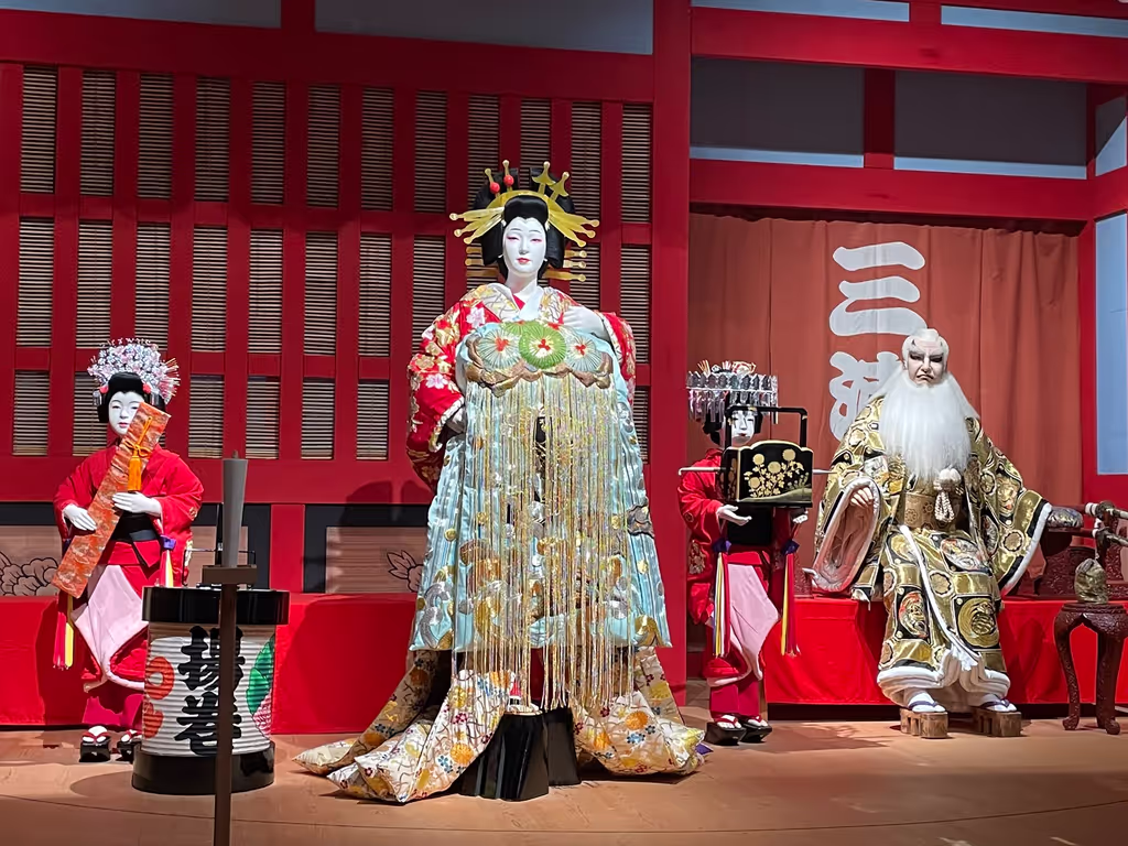 Tokyo Private Tour - M4. Edo Tokyo Museum Geisha doll