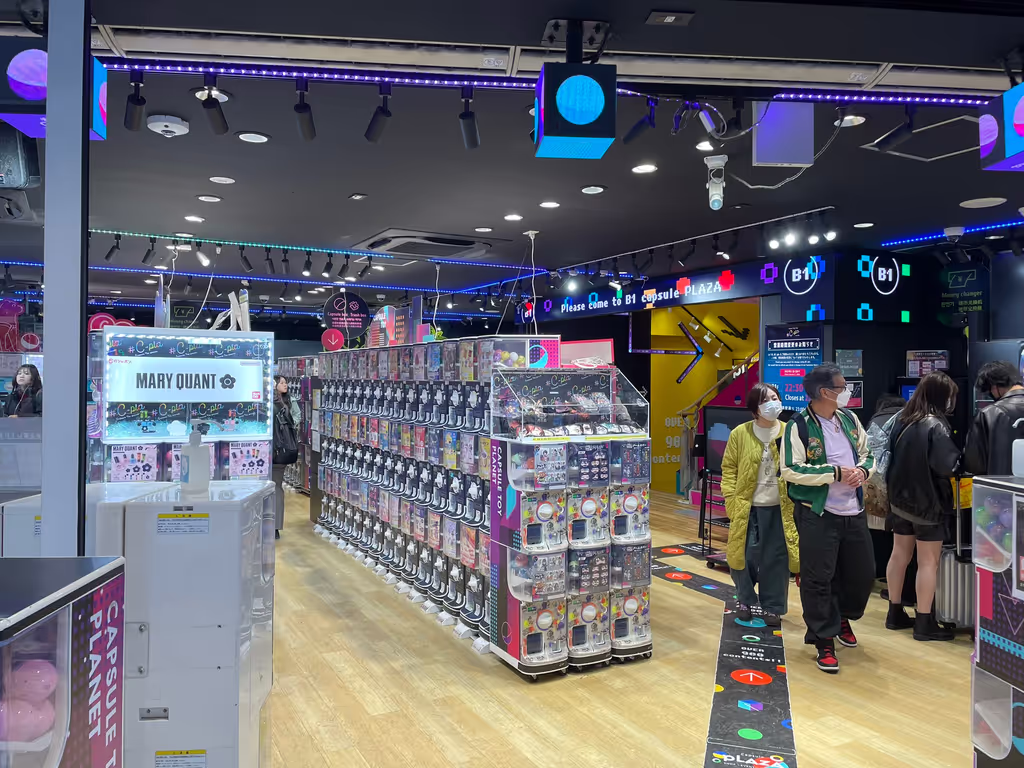 Tokyo Private Tour - S10. Shibuya (capsule toy shop)