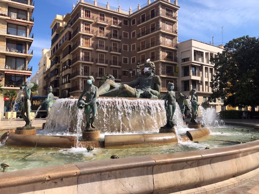 Valencia Private Tour - Water Fontain Virgen Square
