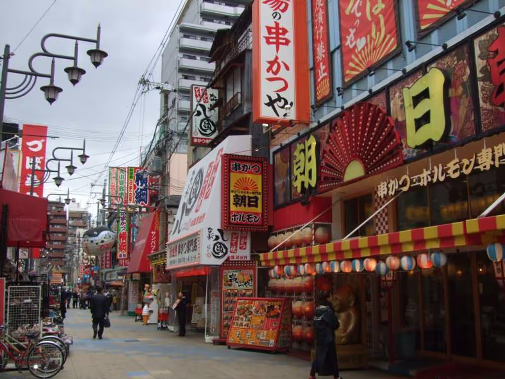 Osaka Private Tour - 新世界地區炸串店。