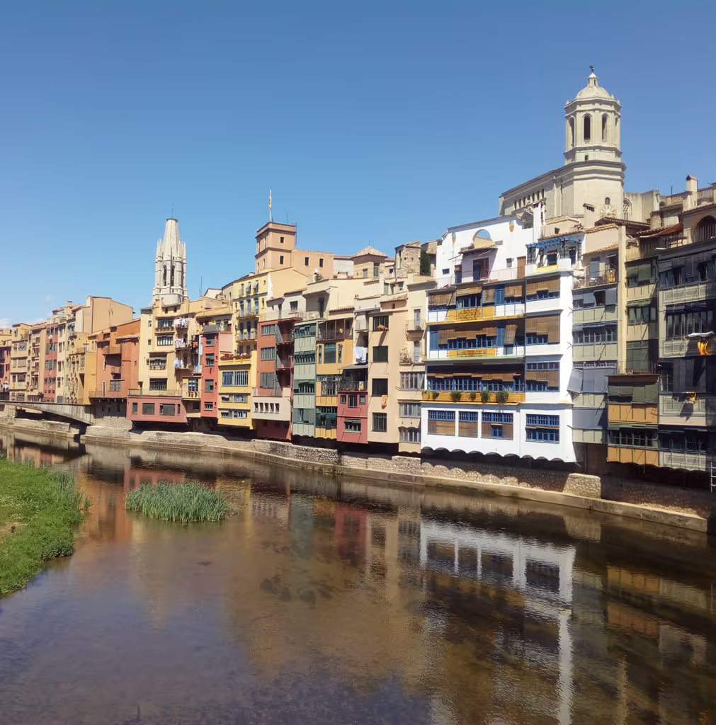 Girona Private Tour - Coloured houses on the river, Girona