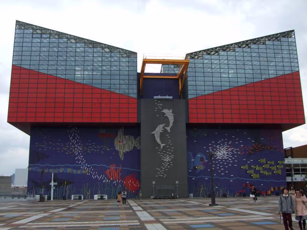Osaka Private Tour - 大阪港天保山碼頭上的"海遊館"是一個世界最大級的水族館