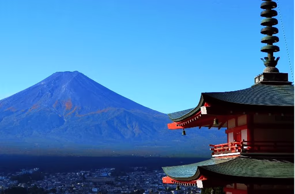 Tokyo Private Tour - Mt. Arakura, Chureito five-storied pagoda in summer