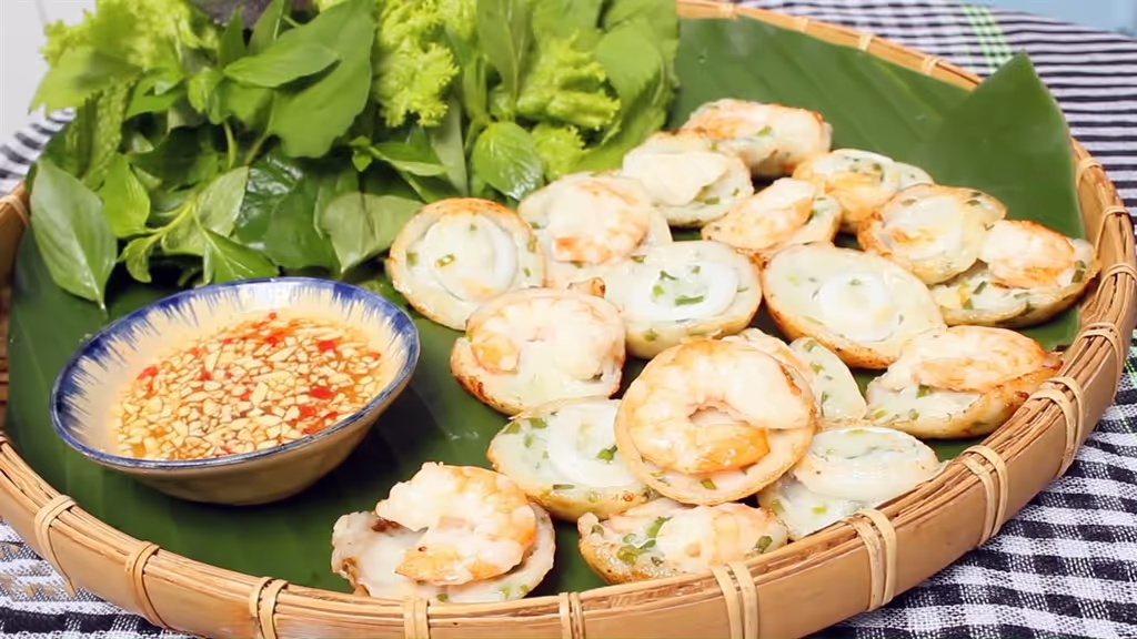 Ho Chi Minh Private Tour - Pancace with vegetable.