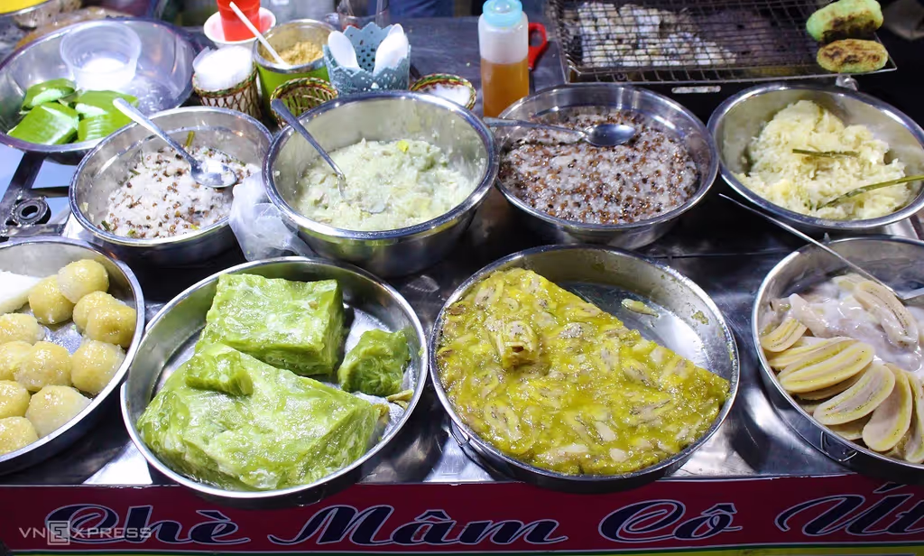 Ho Chi Minh Private Tour - Sweetsoup ( Che in Vietnamese)