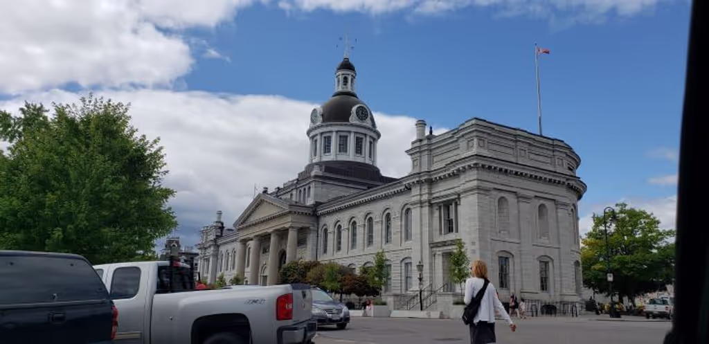 Toronto Private Tour - The beautiful Kingston City Hall is one of the finest examples of the 19. Century architecture in the country and the symbol of the capital of the once the United Province of Canada
