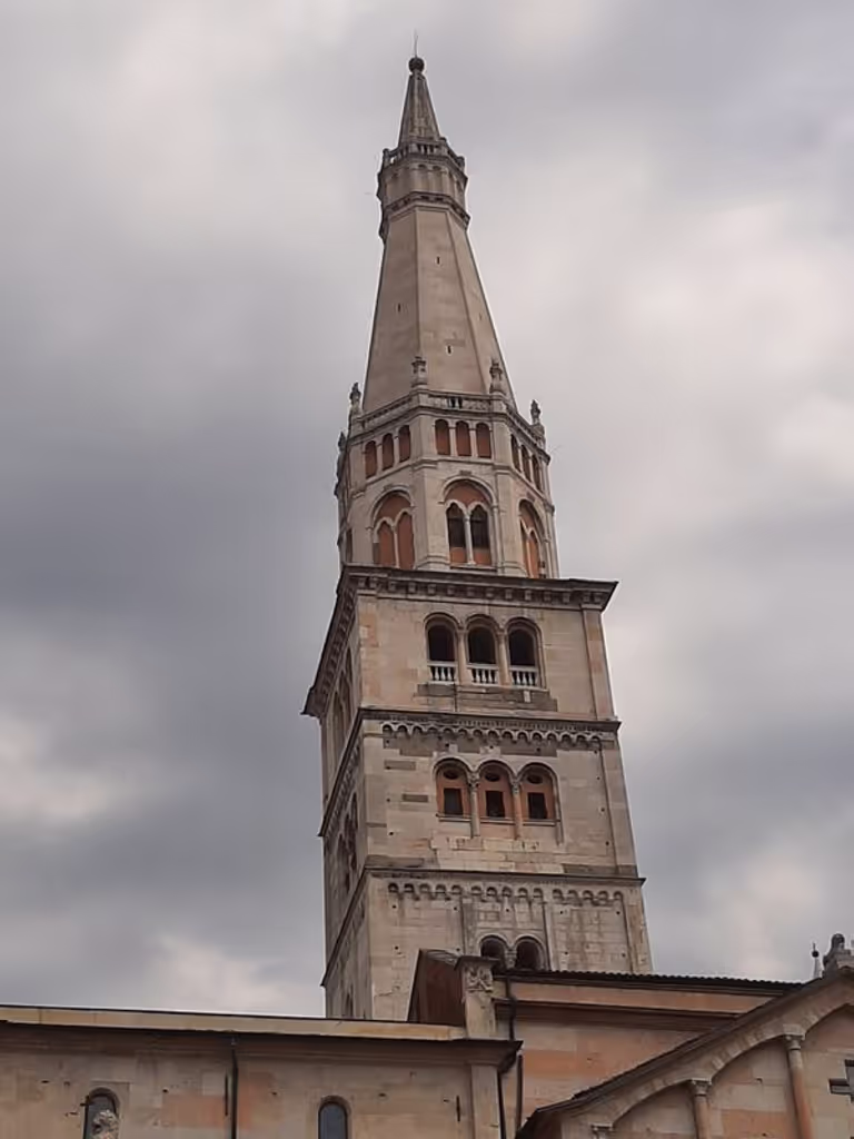Modena Private Tour - Ghirlandina Tower