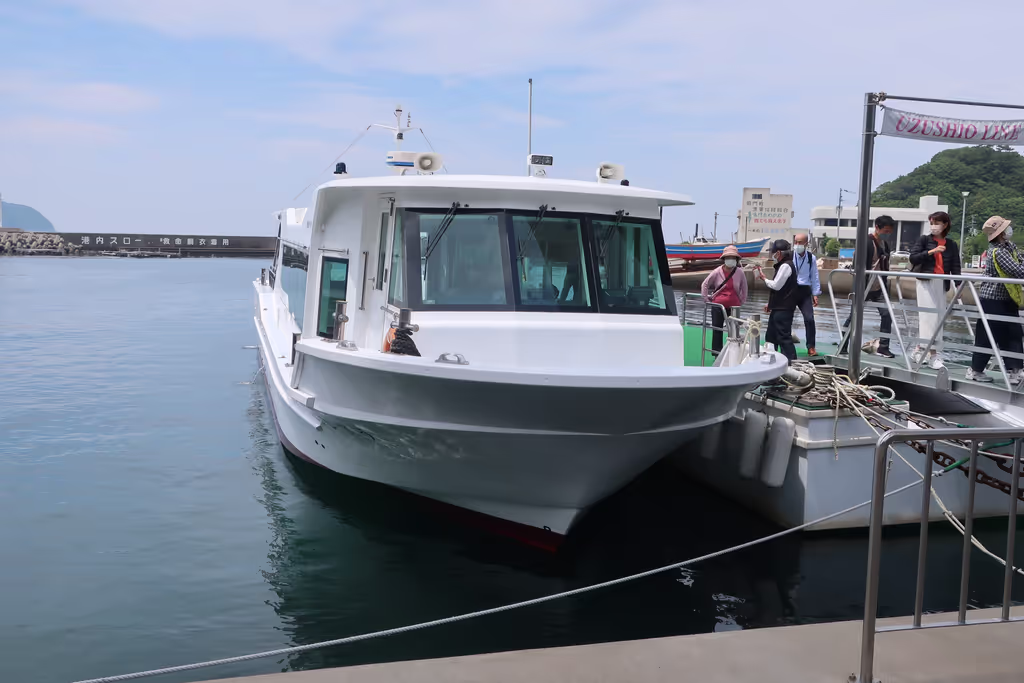 Kobe Private Tour - We get on the boat to see the Naruto whirlpool.