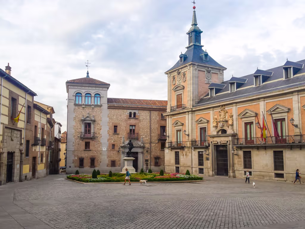 Madrid Private Tour - Plaza de la villa