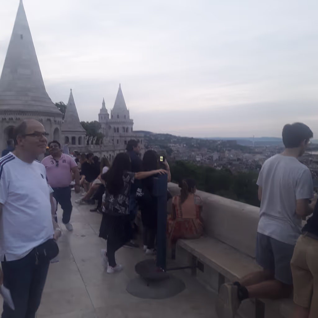 Budapest Private Tour - Visitors on gthe top