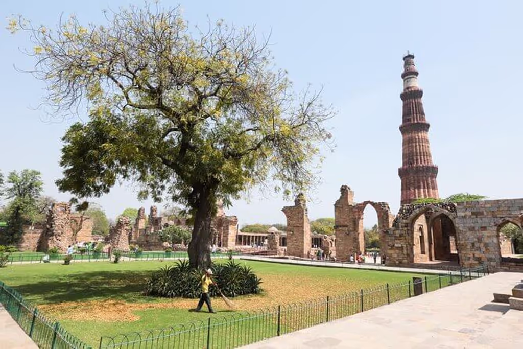 Delhi Private Tour - Qutab Minar