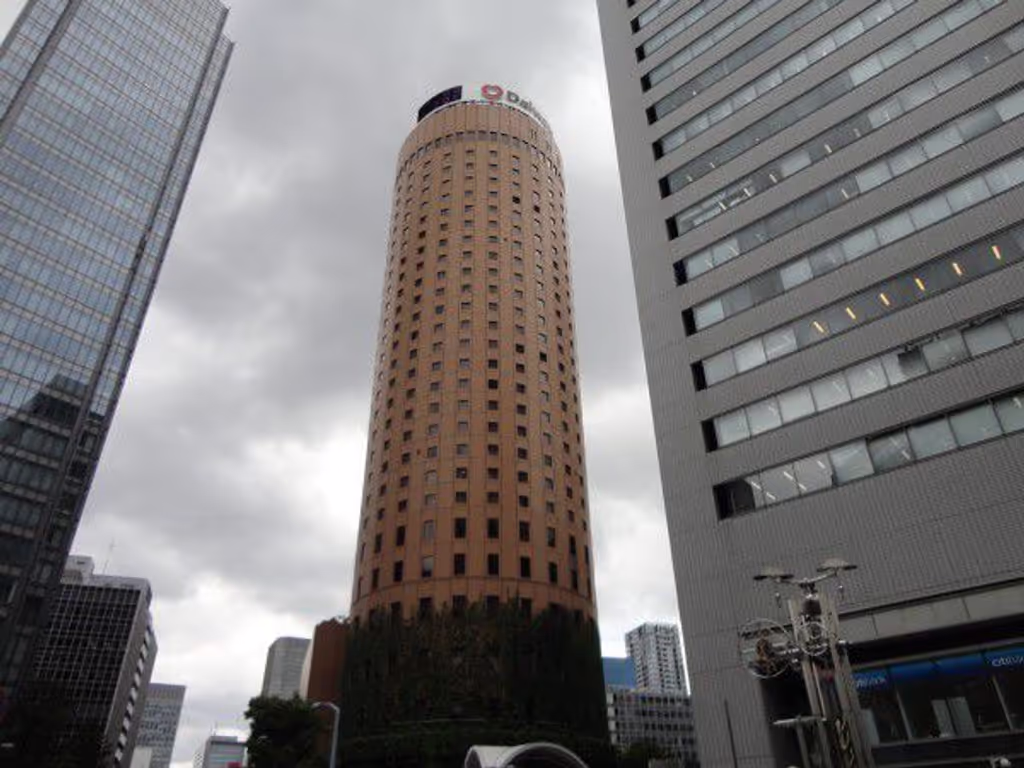 Osaka Private Tour - Maru Building