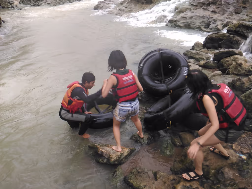 Yogyakarta Private Tour - Pindul cave tubing