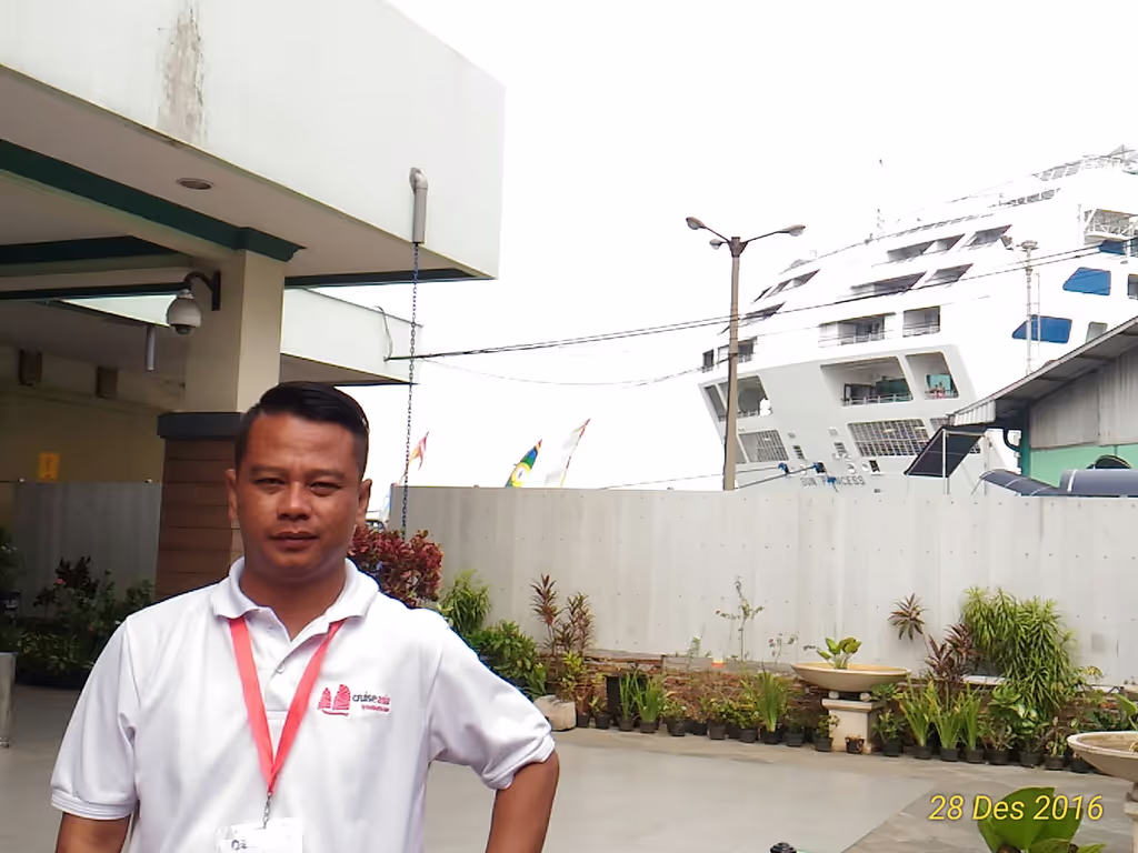Semarang Private Tour - Semarang port