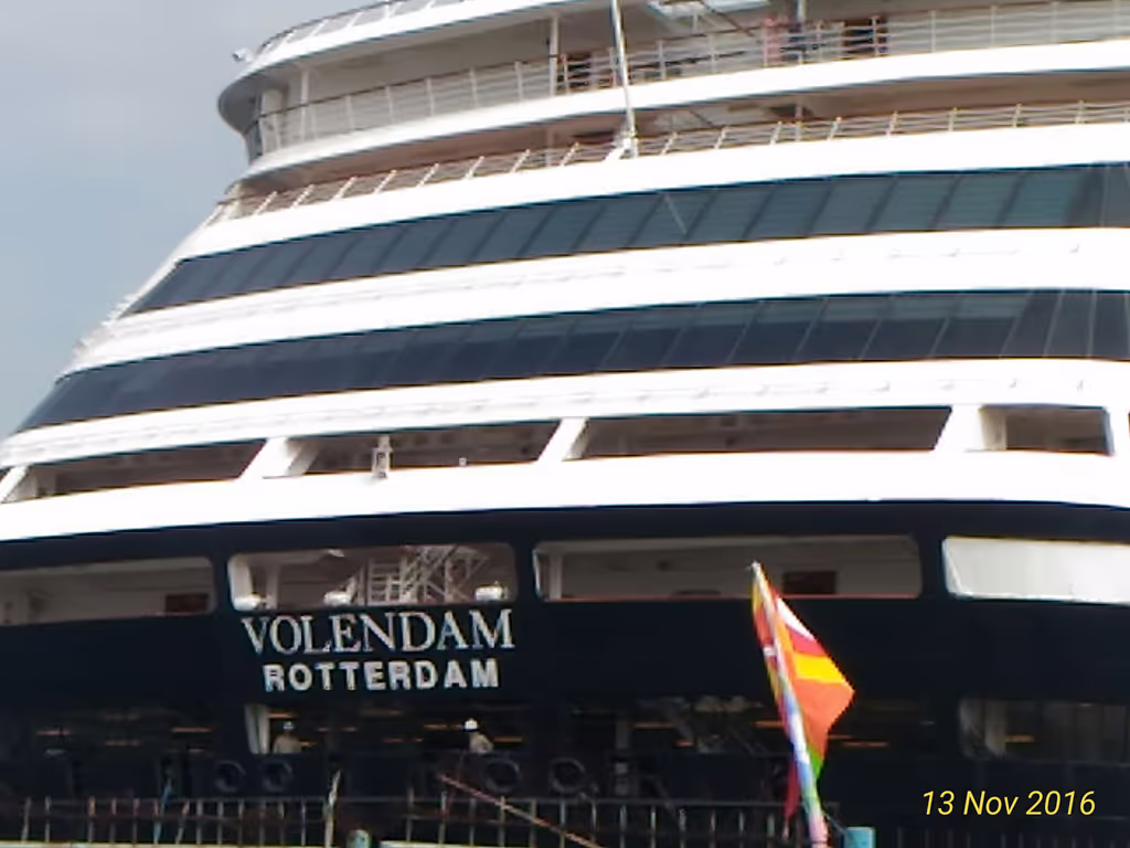 Semarang Private Tour - Semarang port