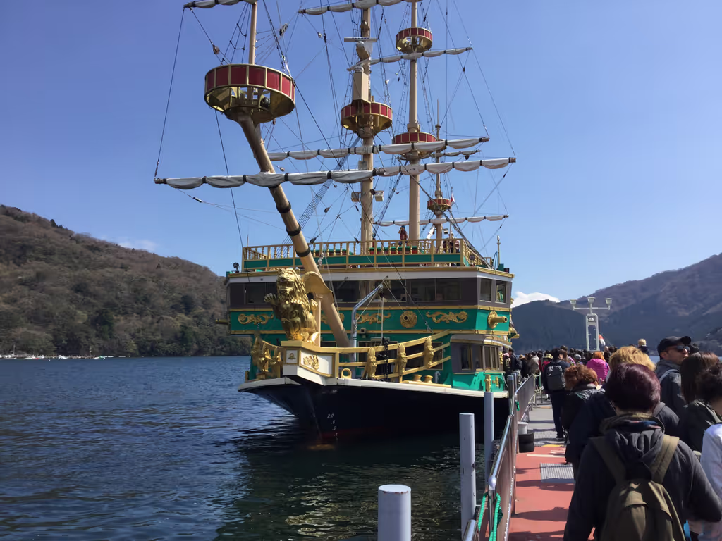 Hakone Private Tour - Plan B: Lake Cruise by the pirate ship