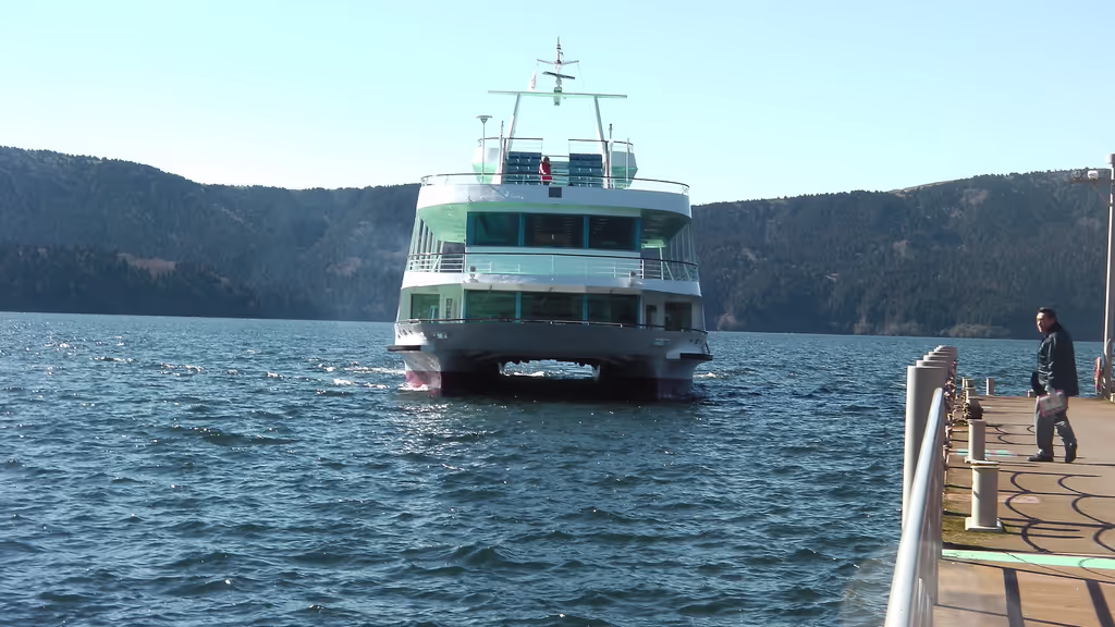 Hakone Private Tour - Plan A: Lake Cruise boat