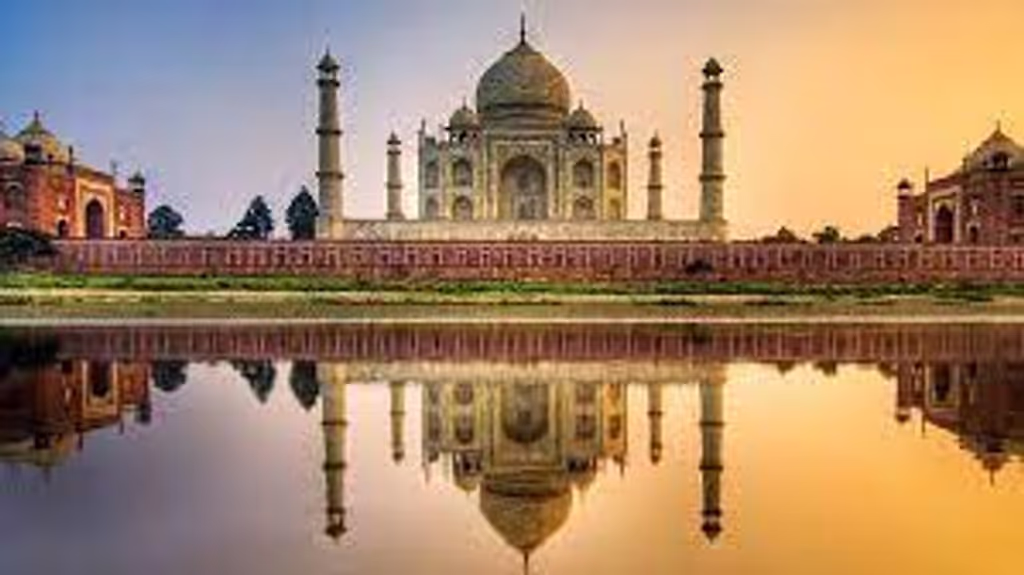 Delhi Private Tour - Taj with reflection