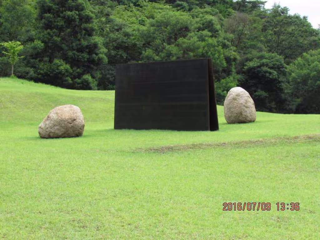 Osaka Private Tour - The front of Lee Ufan Museum