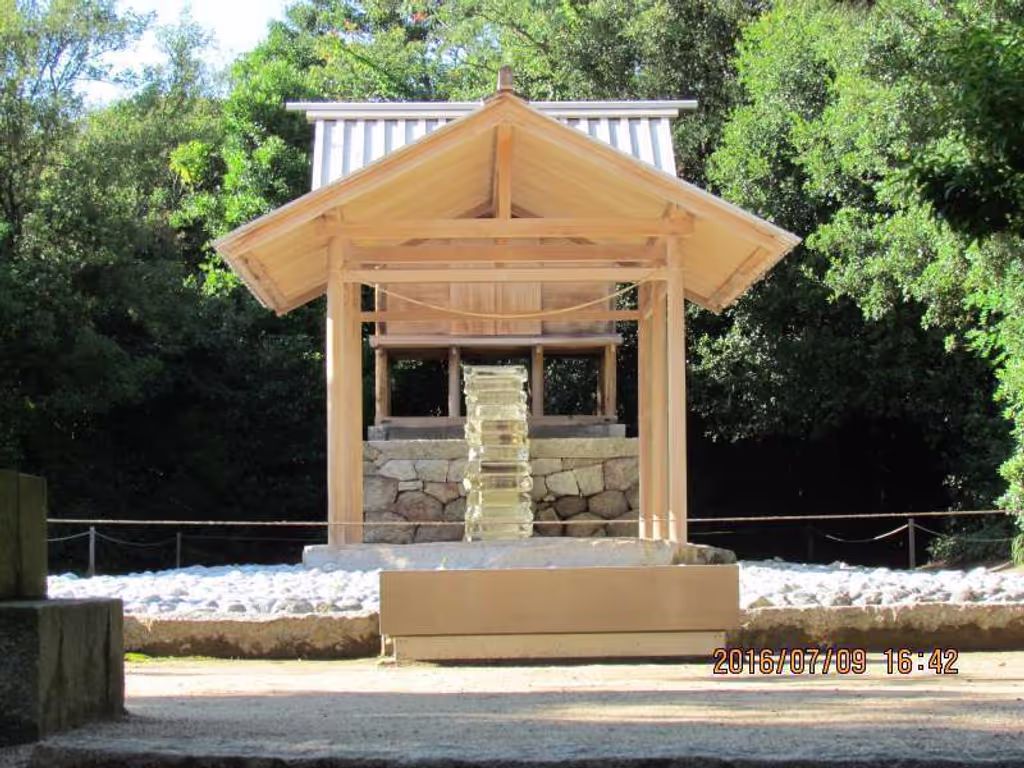 Osaka Private Tour - Upstairs built of glass in Go-o Shrine. 