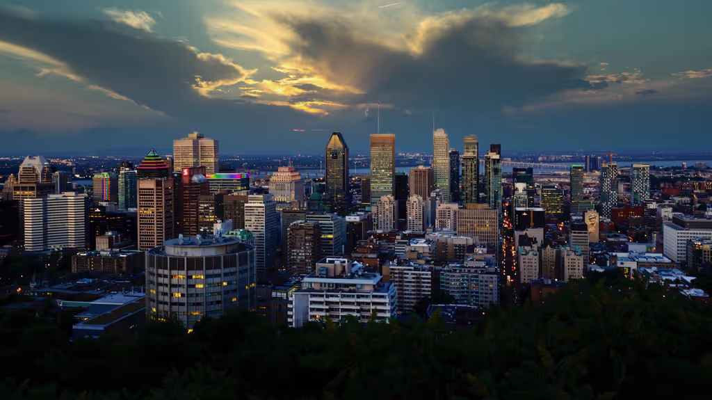 Montreal Private Tour - Montreal skyline