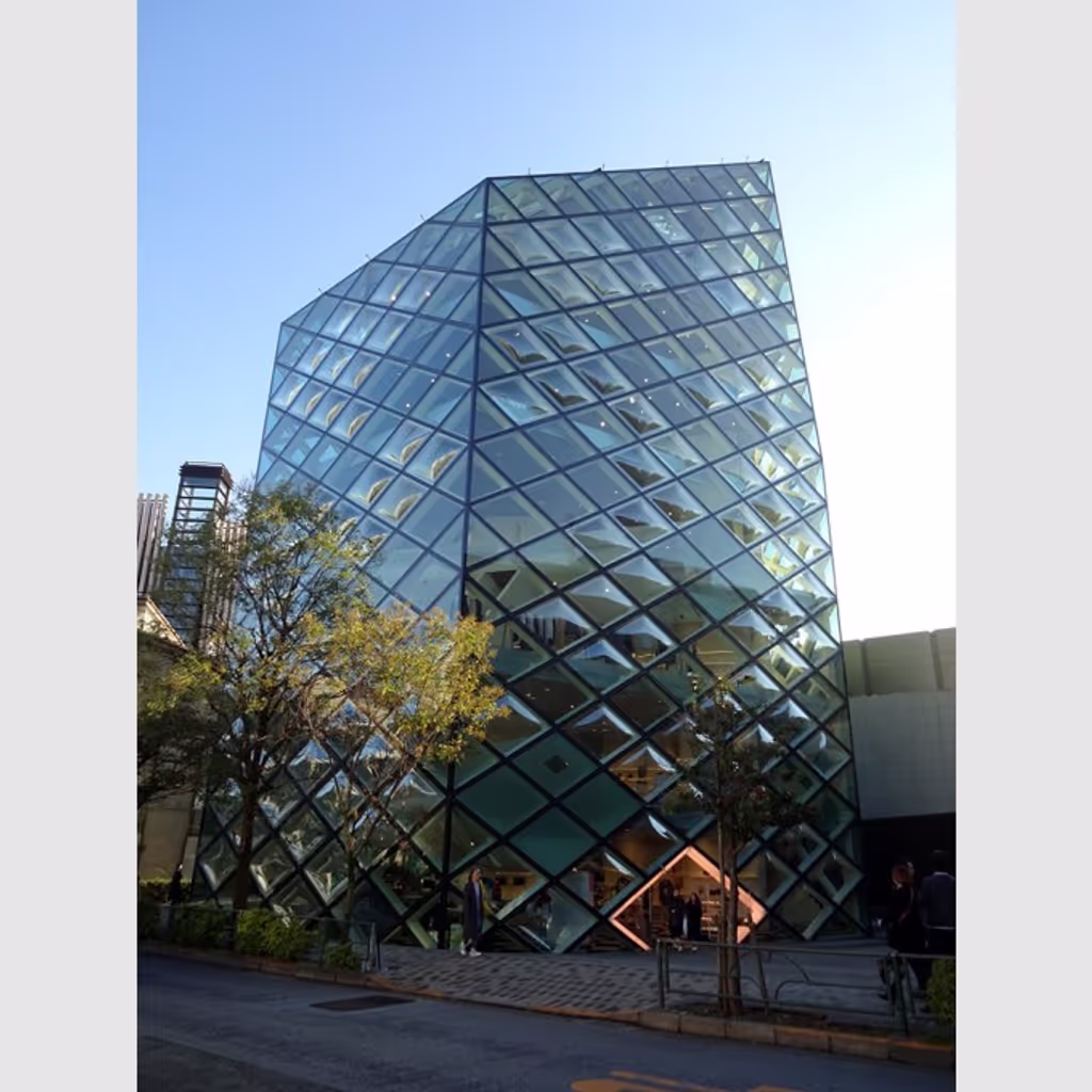 Tokyo Private Tour - PRADA  AOYAMA