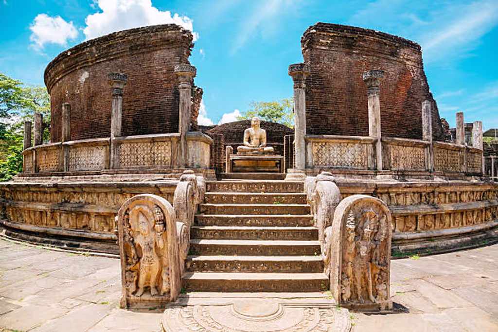 Colombo Private Tour - Watadage, Polonnaruwa