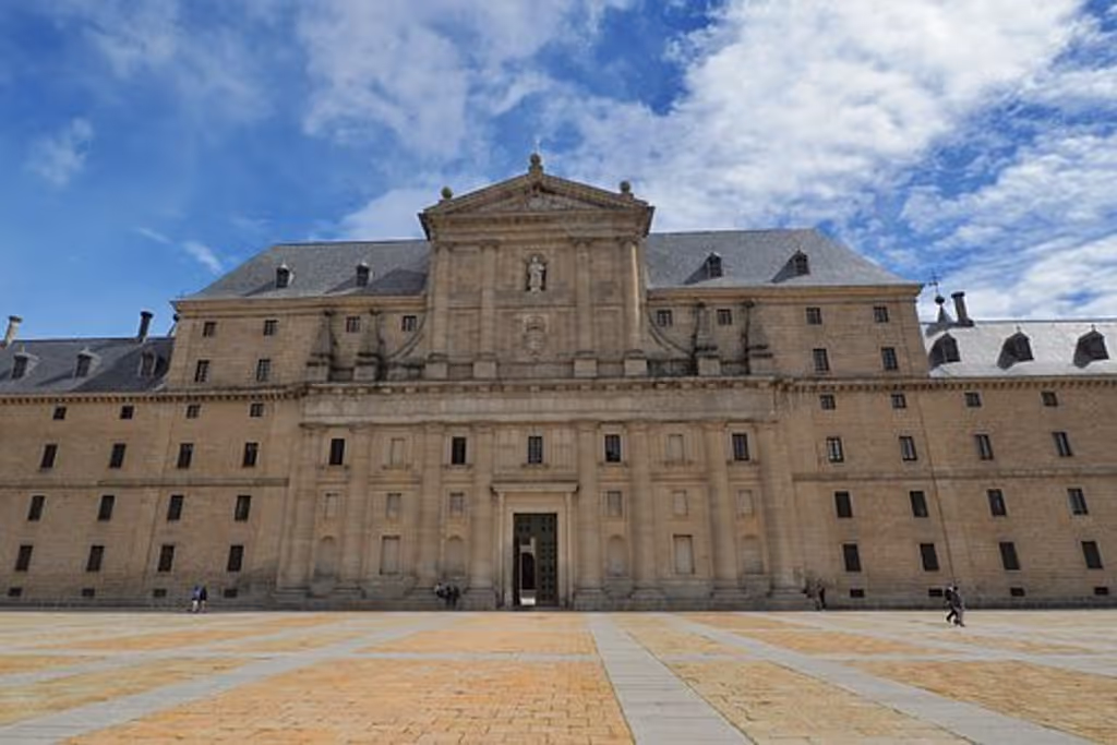 Madrid Private Tour - THE MAIN ENTRANCE