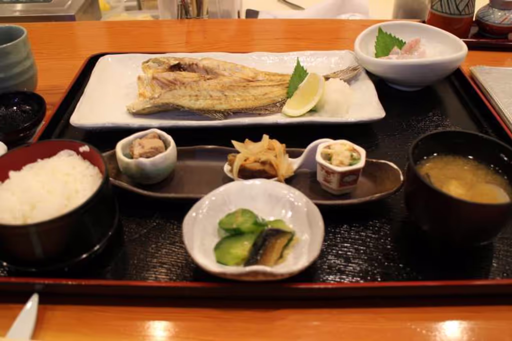 Ibaraki Private Tour - Sea food lunch in a Japanese restaurant