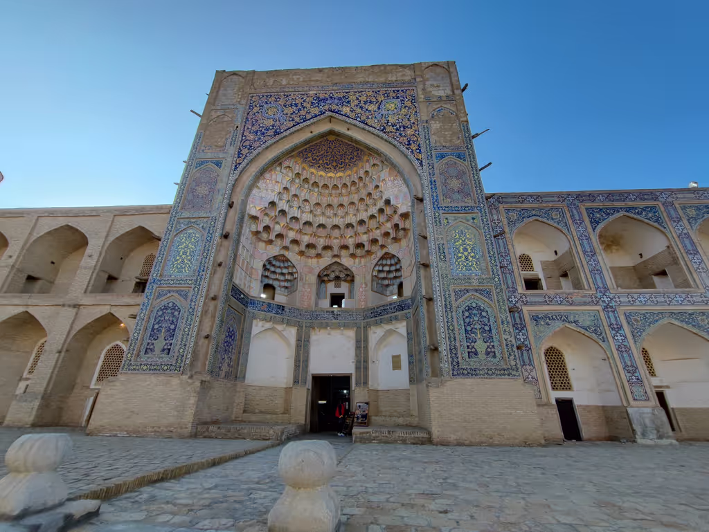 Bukhara Private Tour - Decor of the portal with mosaic and stalactites
