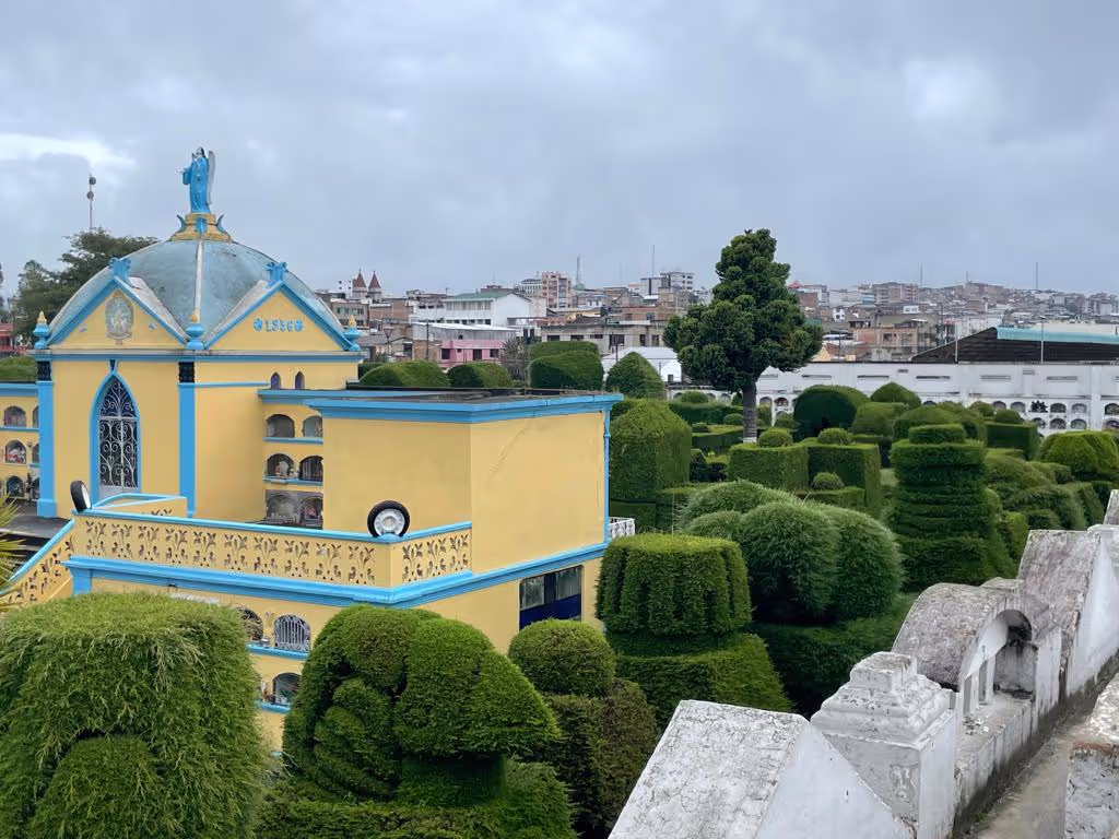 Quito Private Tour - Tulcan Cemetery 4
