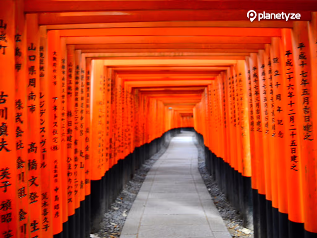 The path through the Senbon Torii