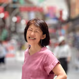 Japan Tour Guide - Yumi U.