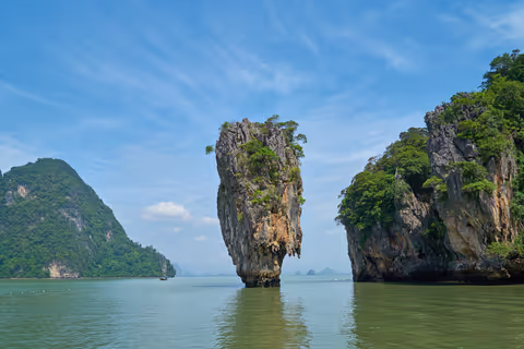 Phuket Tour Guide