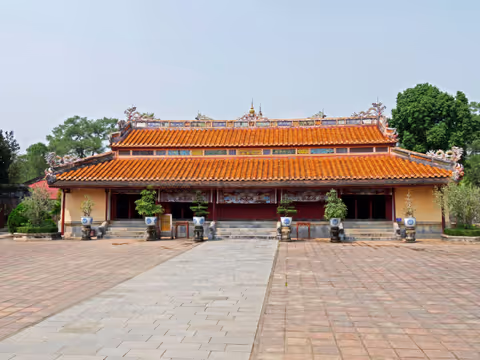 Thua Thien Tour Guide