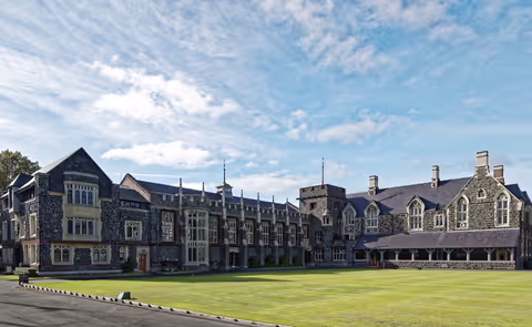 Christchurch Tour Guide