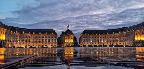 Bordeaux Tour Guide