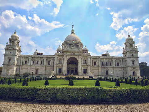 Kolkata Tour Guide