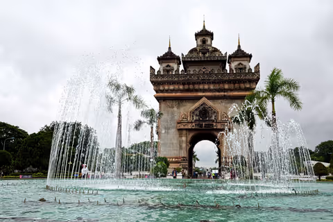 Laos Tour Guide