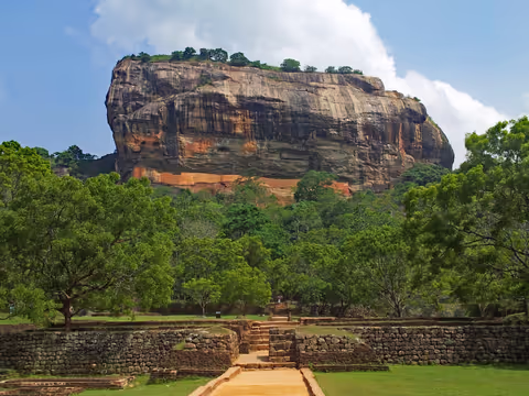 Sri Lanka Tour Guide