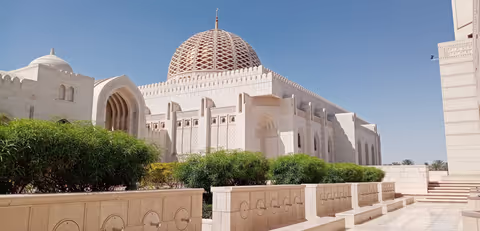 Oman Tour Guide