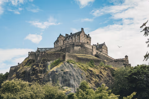 5 Popular UK Destinations With GoWithGuide's Private Tours