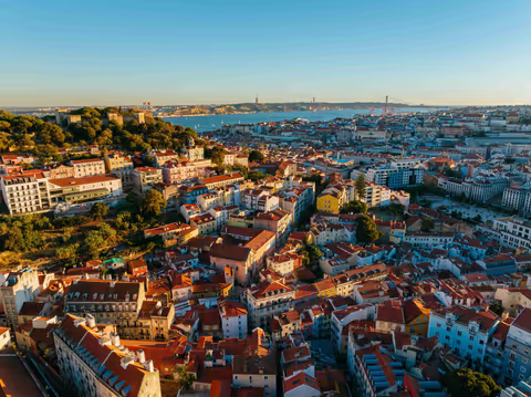 Is Lisbon a Walkable City? What Walking Really Feels Like Once You’re There