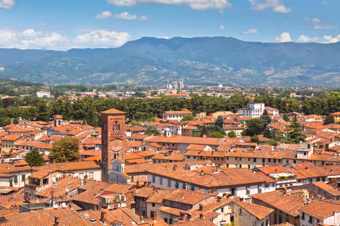 Pisa and Lucca Tour from Florence: Is This the Best Tuscany Day Trip? (Trains vs. Private Drivers)